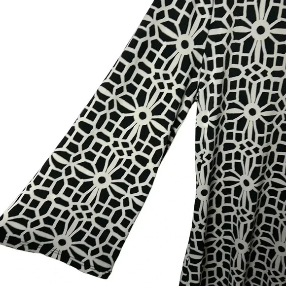 Tacera dress  ,Med ,midi , shift,
geometric ,trim , - Picture 6 of 13